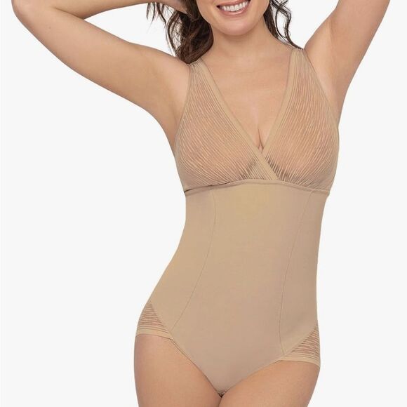 Leonisa Sheer Stripe Detail‎ Sculpting Bodysuit beige size M NWT in packaging - Picture 1 of 6